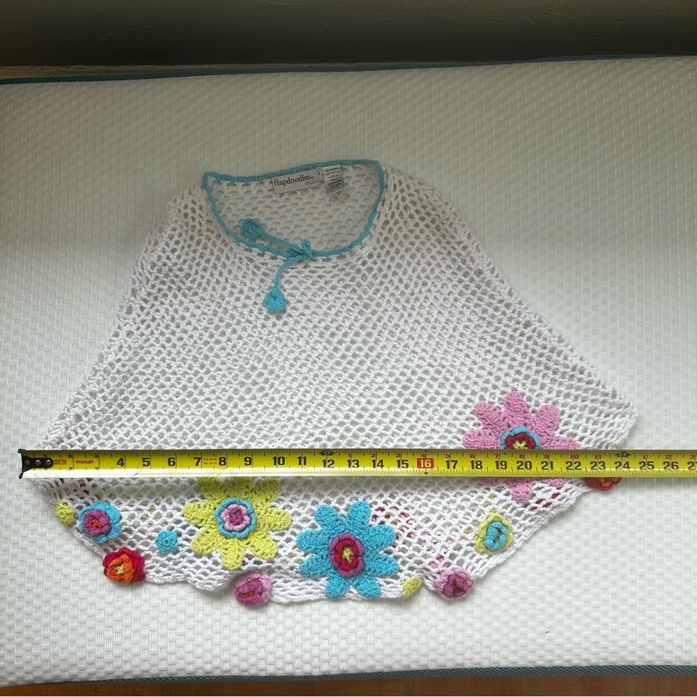Little girl size  6X crochet poncho cottagecore boho floral sweet white blue - Picture 6 of 12